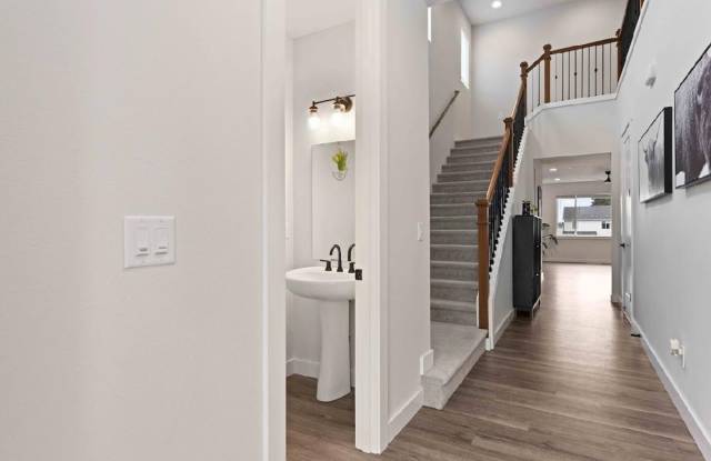 Spacious 4 Bed, 3.5 Bath Home in Silverdale with Loft & Rec Room Gallery 4