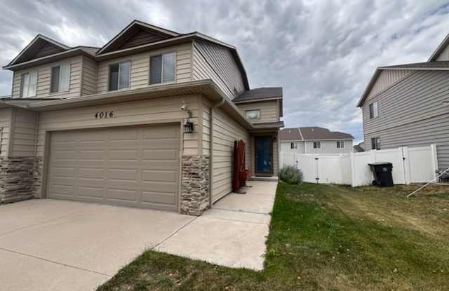 4 Bedroom 3.5 Bath Townhome in Saddle Ridge!!! photos photos