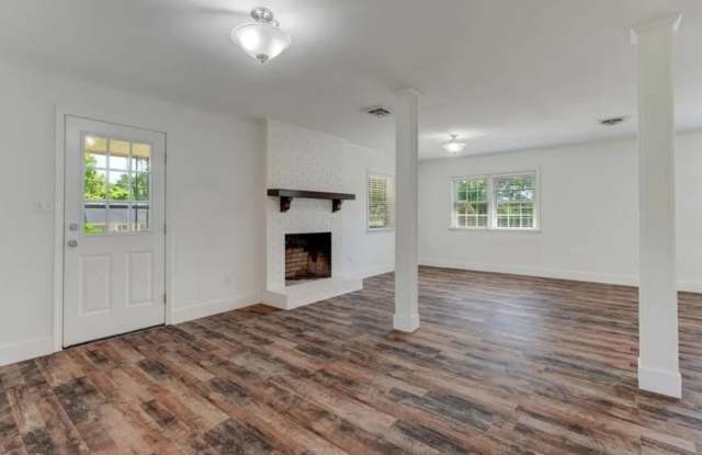 The Best of Both Worlds: Secluded Feel with City Convenience photos photos