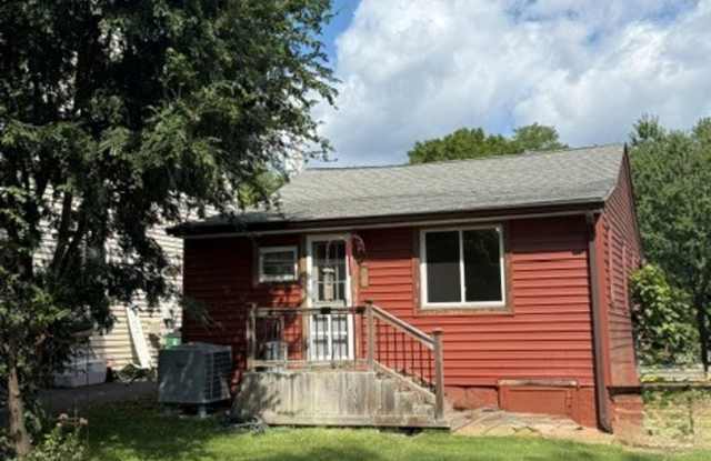 Coming Soon! Adorable single family home with huge yard in Annapolis! Gallery 3