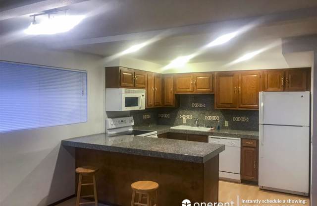 5216 21st Avenue NE Unit 4 Gallery 2
