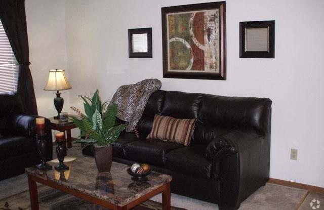 Deckner Manor Gallery 4