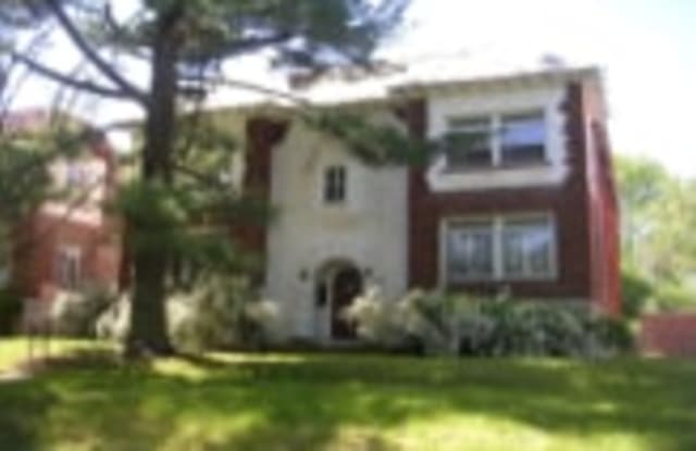 7222 Forsyth - 7222 Forsyth Boulevard, University City, MO 63105