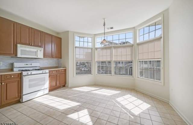 103 Crown Ct Gallery 4