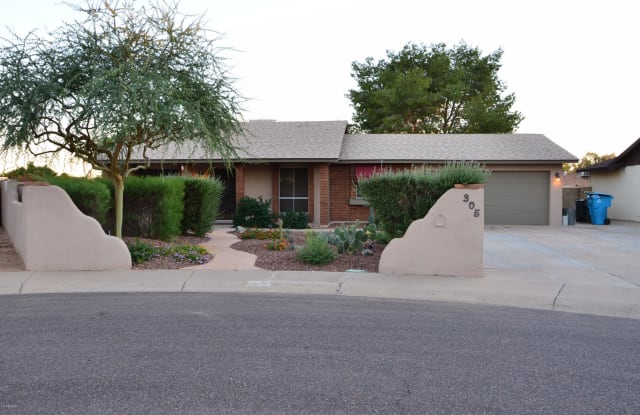 305 W WAHALLA Lane - 305 West Wahalla Lane, Phoenix, AZ 85027