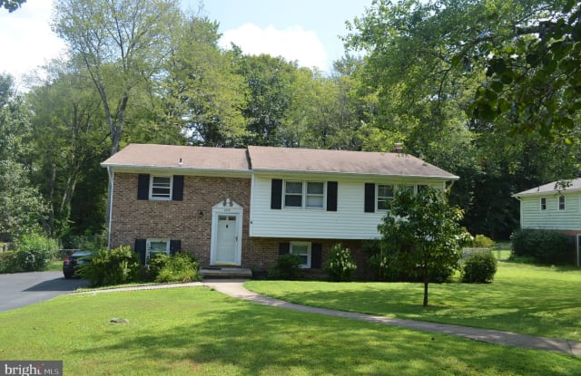 4013 STONEWALL AVENUE - 4013 Stonewall Avenue, Fairfax, VA 22032