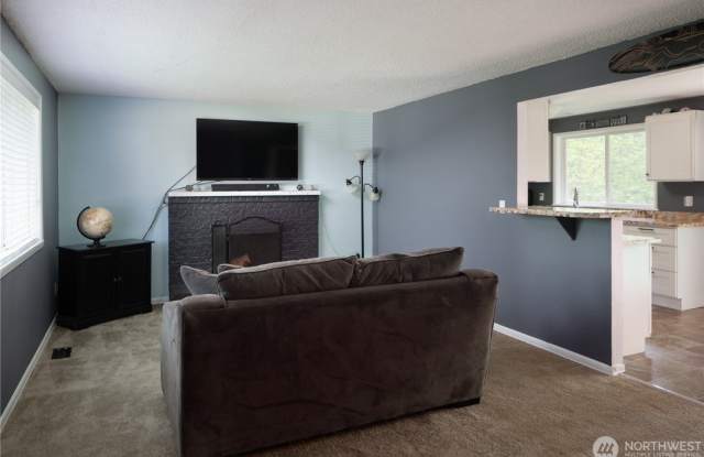 19105 60th Street East Gallery 2