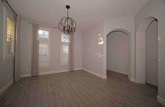 1125 London Place Gallery 3