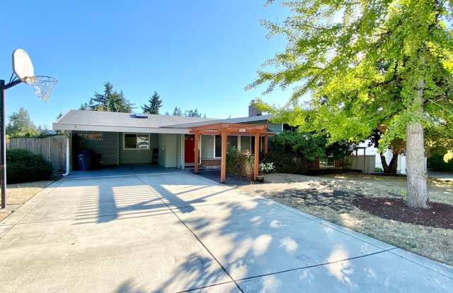 Charming Lake Hills Home in the Heart of Bellevue photos photos