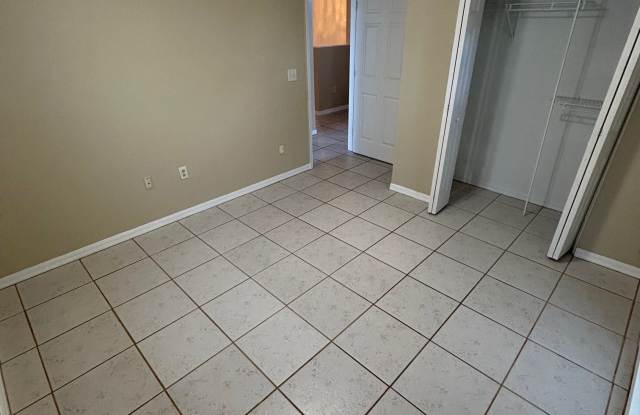 615 25th Dr E photos photos