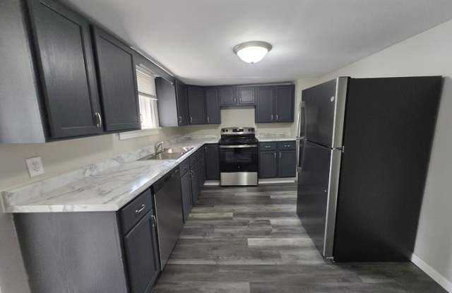 317 6th Avenue North - 317 6th Avenue North, Grand Forks, ND 58203