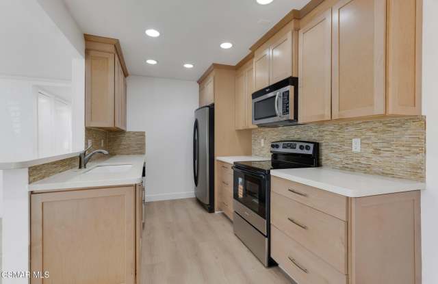 1202 Landsburn Circle photos photos