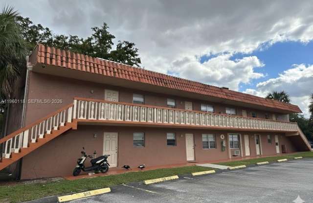 7830 NW 33rd St photos photos