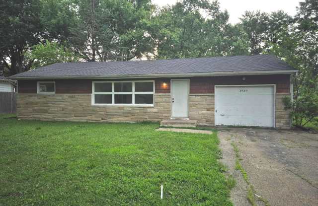2725 Kristen Drive W - 2725 Kristen Drive West, Indianapolis, IN 46218
