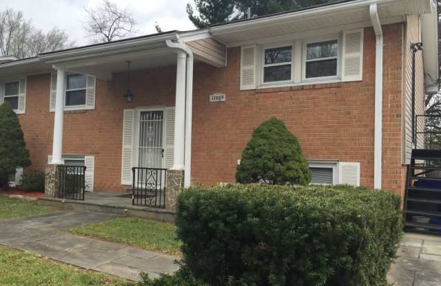 4 BEDROOM, 3 FULL BATH SINGLE FAMILY HOME IN SPRINGBROOK VILLAGE - 12009 New Hampshire Avenue, White Oak, MD 20904