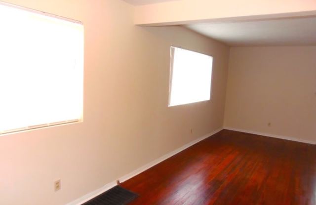 4177 Sullivant Avenue Gallery 4