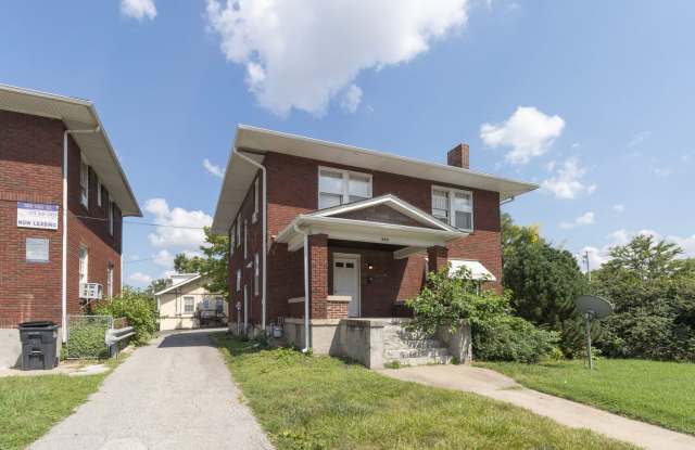 Spacious 4BR Historic Home Near Downtown & Mizzou Gallery 3