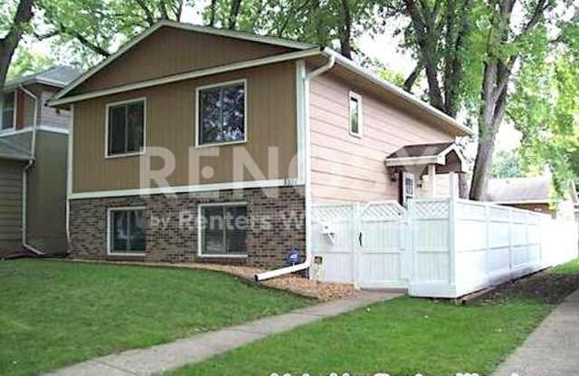 Stunning 4BD/2BA Home in Robbinsdale! photos photos