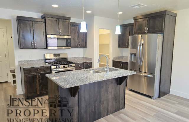 4 Bedroom - Dixie Power! Pets Negotiable!!! Move- in Special photos photos