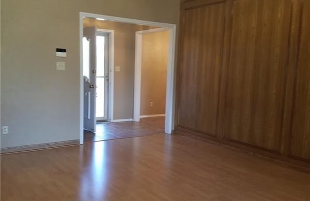 3104 Comanche Trail Gallery 4