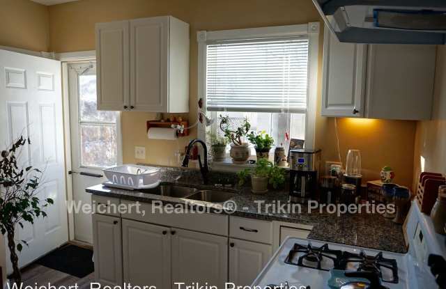4743 Camden Avenue N Gallery 3
