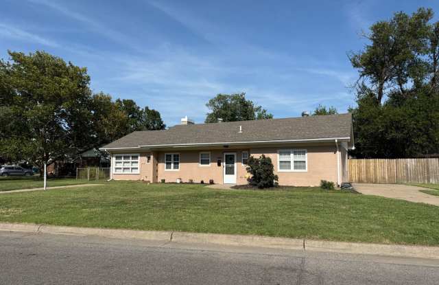 1480 N Clarence photos photos