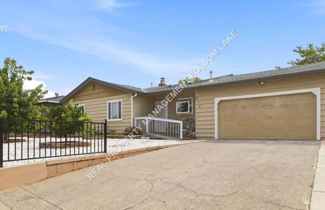 3bd 2ba home with 2bd 1ba In-Laws Quarters Gallery 4