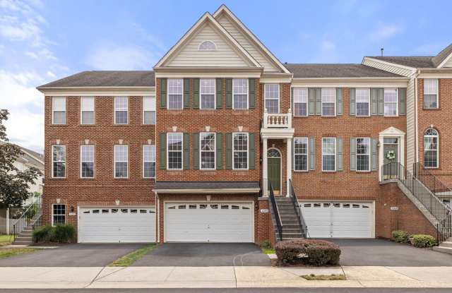 Spacious Townhome with 2-Car Garage in Belmont Country Club photos photos
