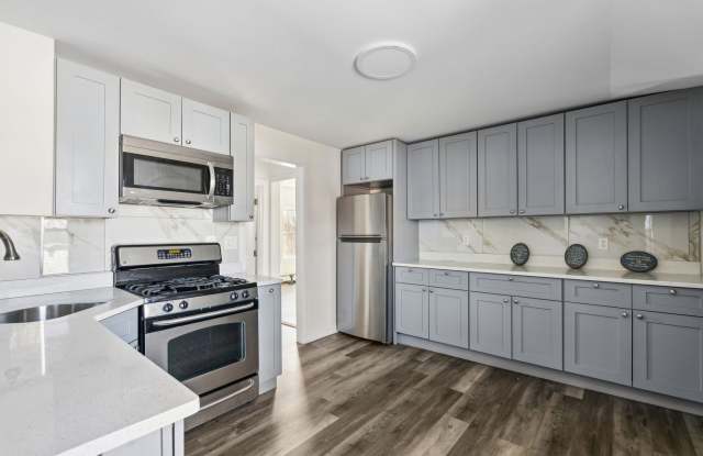 100 Bishop Avenue photos photos