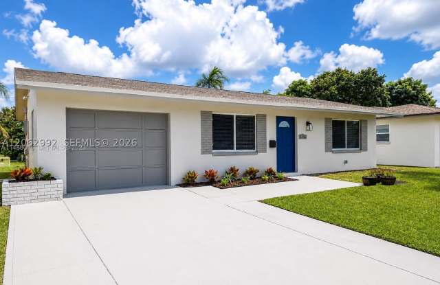 5716 NW 70th Ter Gallery 1
