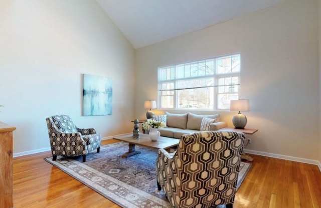 137 Glenville Avenue Gallery 3