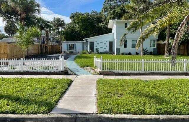 415 VENETIAN DRIVE - 415 Venetian Drive, Clearwater, FL 33755