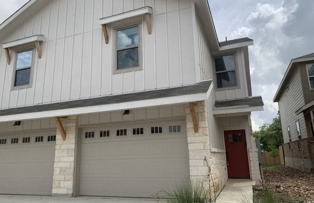 335 UNTERMAIER ST - 335 Untermaier St, New Braunfels, TX 78130