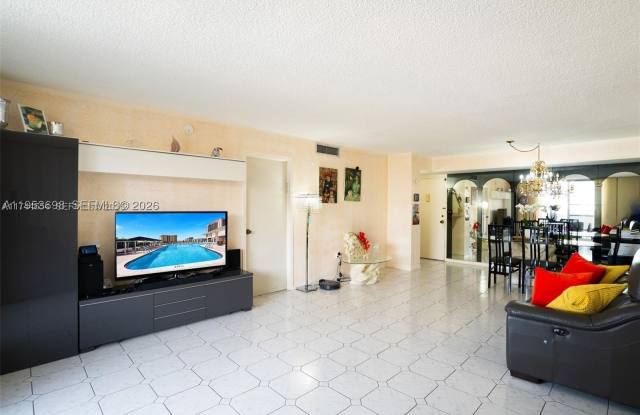1833 S Ocean Dr Gallery 2