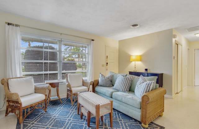 712 Iris Lane photos photos