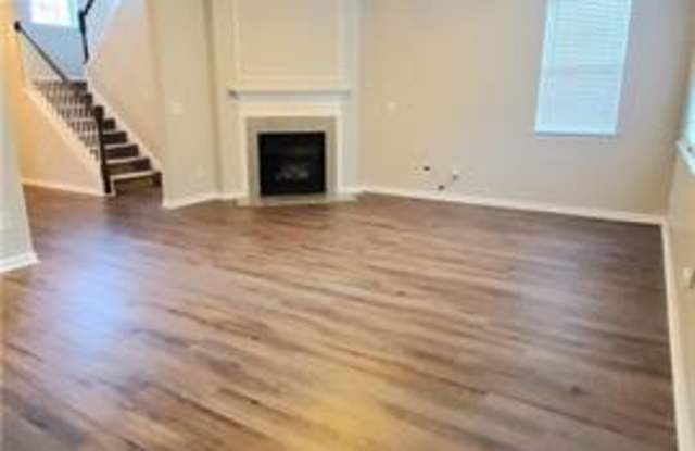 14427 Laurel Tree Lane Gallery 4