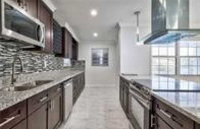 1389 W 33 photos photos