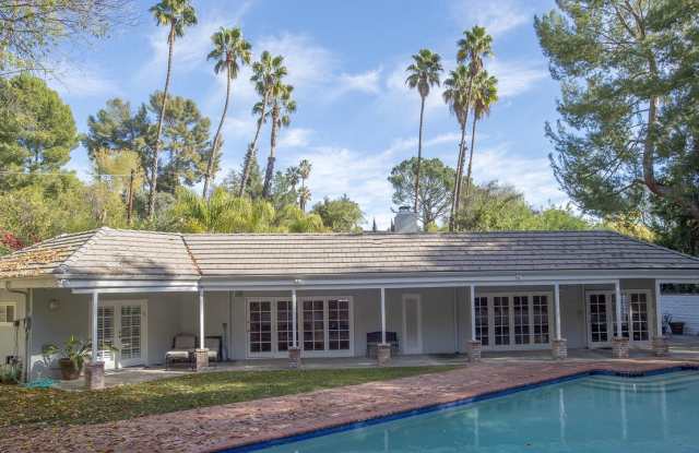 4263 MOONCREST Place - 4263 Mooncrest Place, Los Angeles, CA 91436