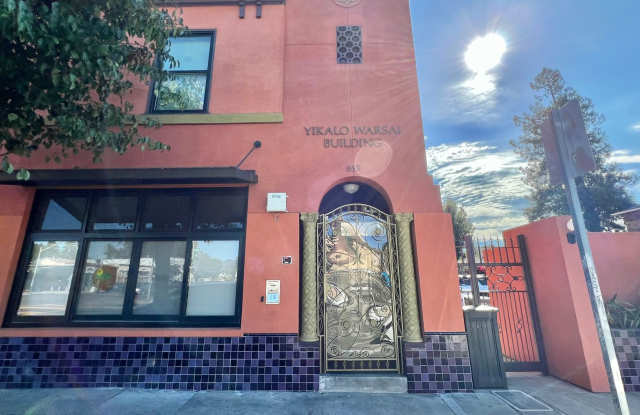 Beautiful Spacious 2 bd/1ba filled with light in Popular Neighborhood – Oakland, Emeryville, and Berkeley photos photos