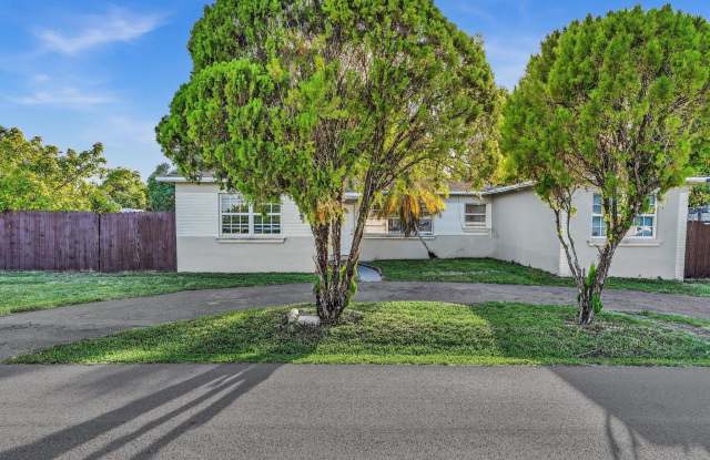 700 SW 5th Court Gallery 2