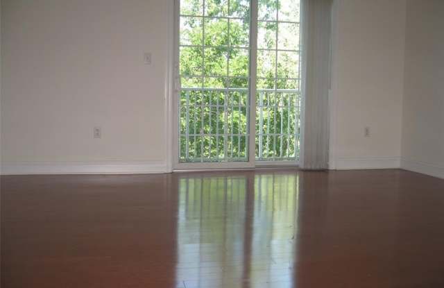 2411 Windsor Park Court Gallery 3