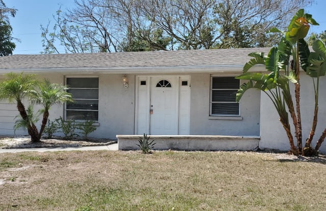 4626 Hunter Ridge Drive - 4626 Hunter Ridge Drive, South Gate Ridge, FL 34233