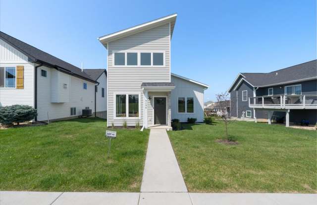 6136 Mississippi Avenue - 6136 Mississippi Avenue, Davenport, IA 52807