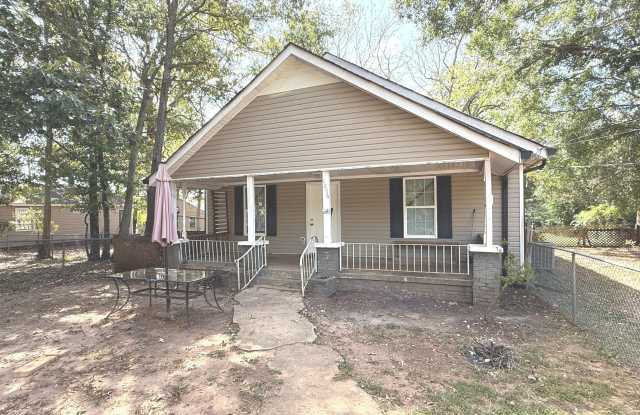 1006 West College Street - 1006 West College Street, Griffin, GA 30224 1006 West College Street - 1006 West College Street, Griffin, GA 30224