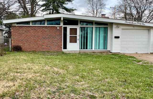Charming 3-bedroom, 1-bath home located in Florissant photos photos