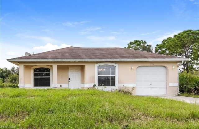 2709 49th Street W photos photos