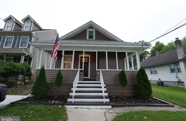 424 OAK STREET - 424 Oak Street, Audubon, NJ 08106