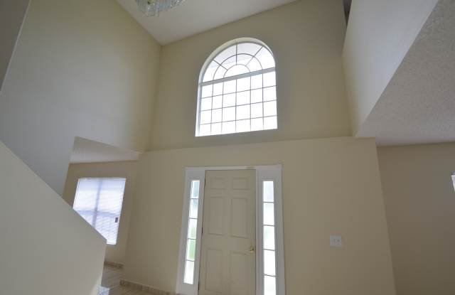 5 Bedroom Home in Deltona Lakes! AVAILABLE NOW! Gallery 4