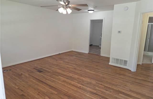 1909 S 15th Street Gallery 2