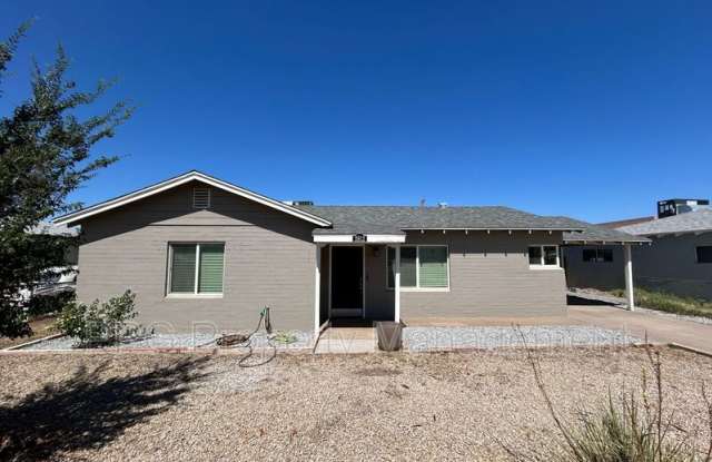 2812 N 35th St photos photos